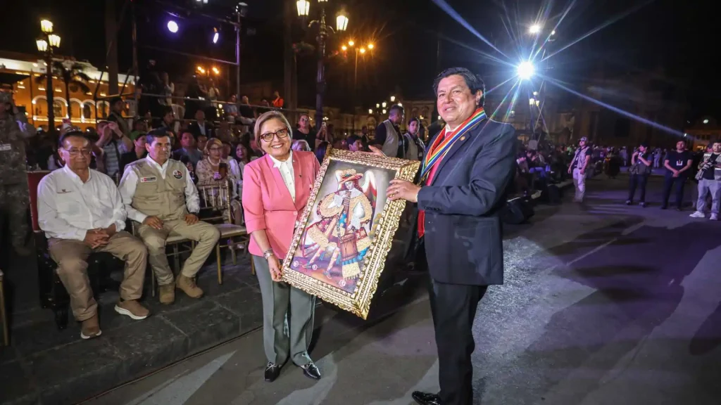 Autoridades de Cusco y Lima junto al presidente en lanzamiento del Inti Raymi