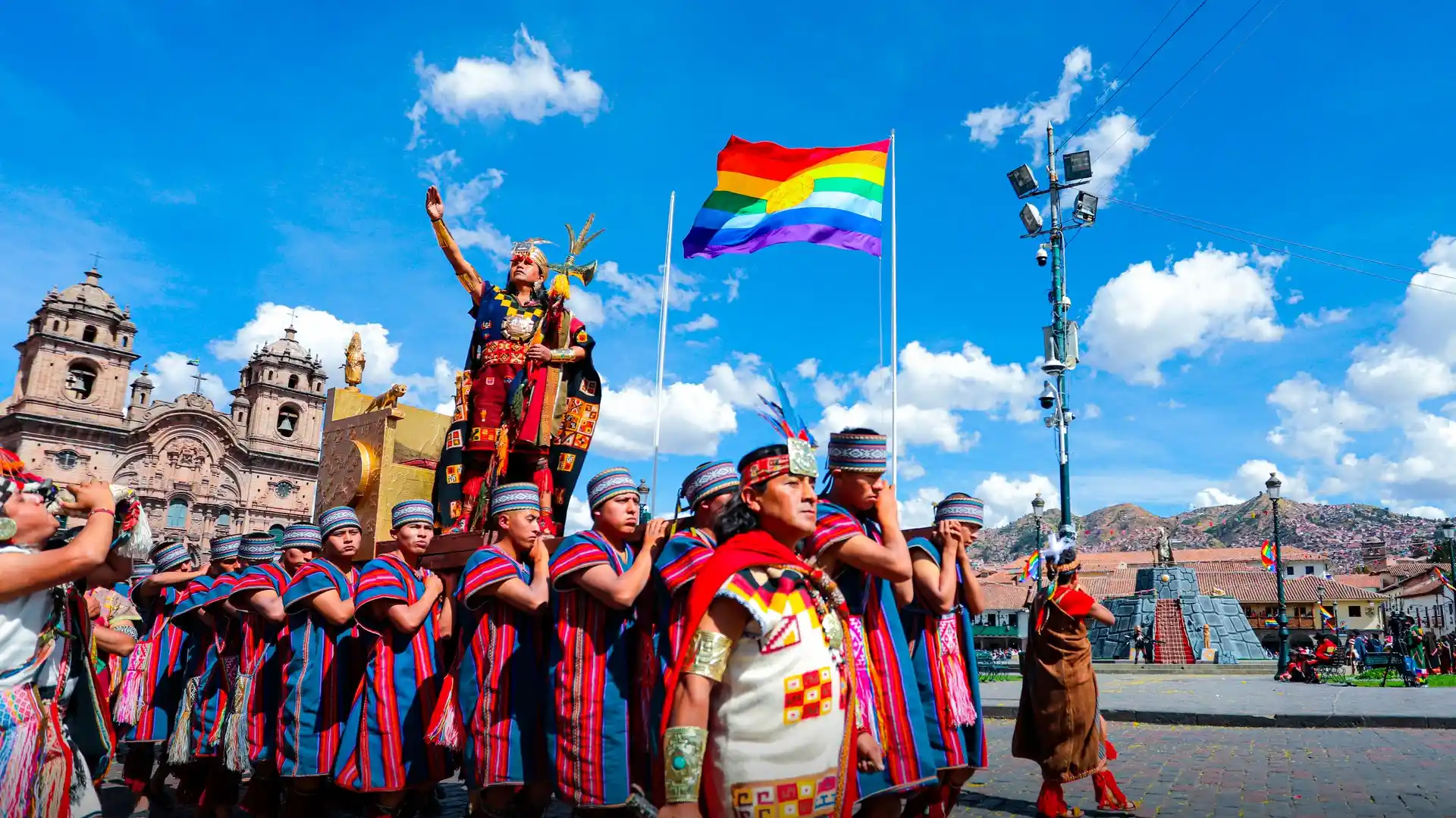 Escenificación del Inti Raymi en la Plaza de Armas de Cusco