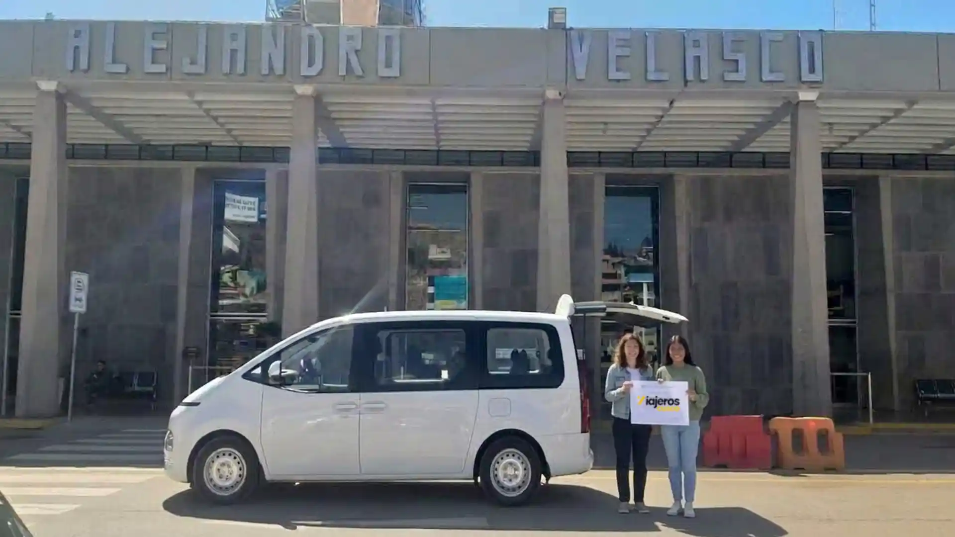 Transporte turístico en minivan en Cusco